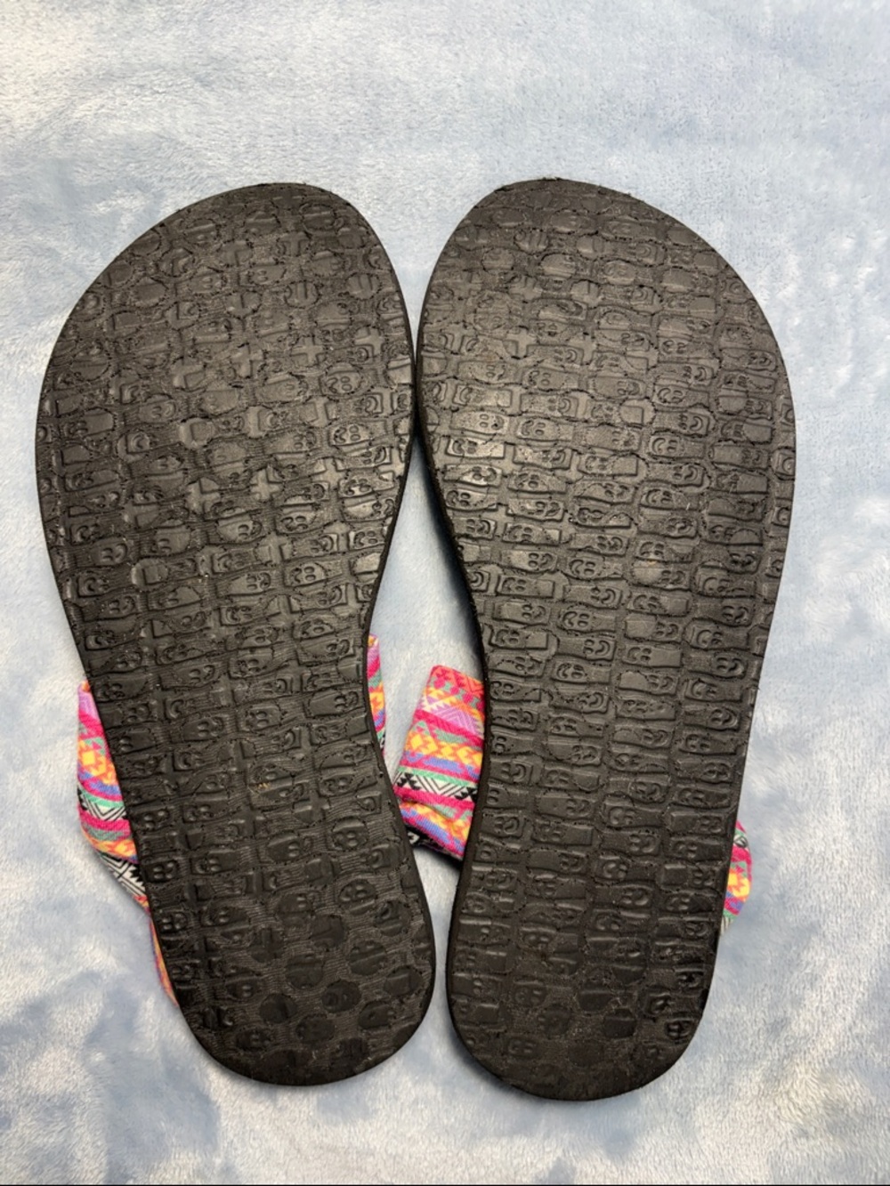 Sanuk Women's Black Yoga Sling 2 Sandals with Aztec Print Fabric Straps - Picture 4 of 6
